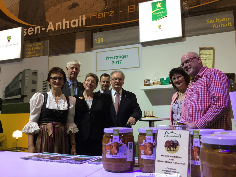 Besuch des Ministerpräsidenten Dr. Reiner Haseloff und der Landwirtschaftsministerin Prof. Dr. Claudia Dalbert am Gemeinschaftsstand "Kulinarisches Sachsen-Anhalt".